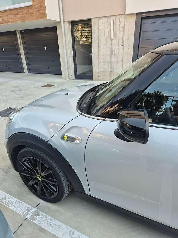 Usata Mini Cooper SE 135 kW (184 CV) 2021 Argento Utilitaria