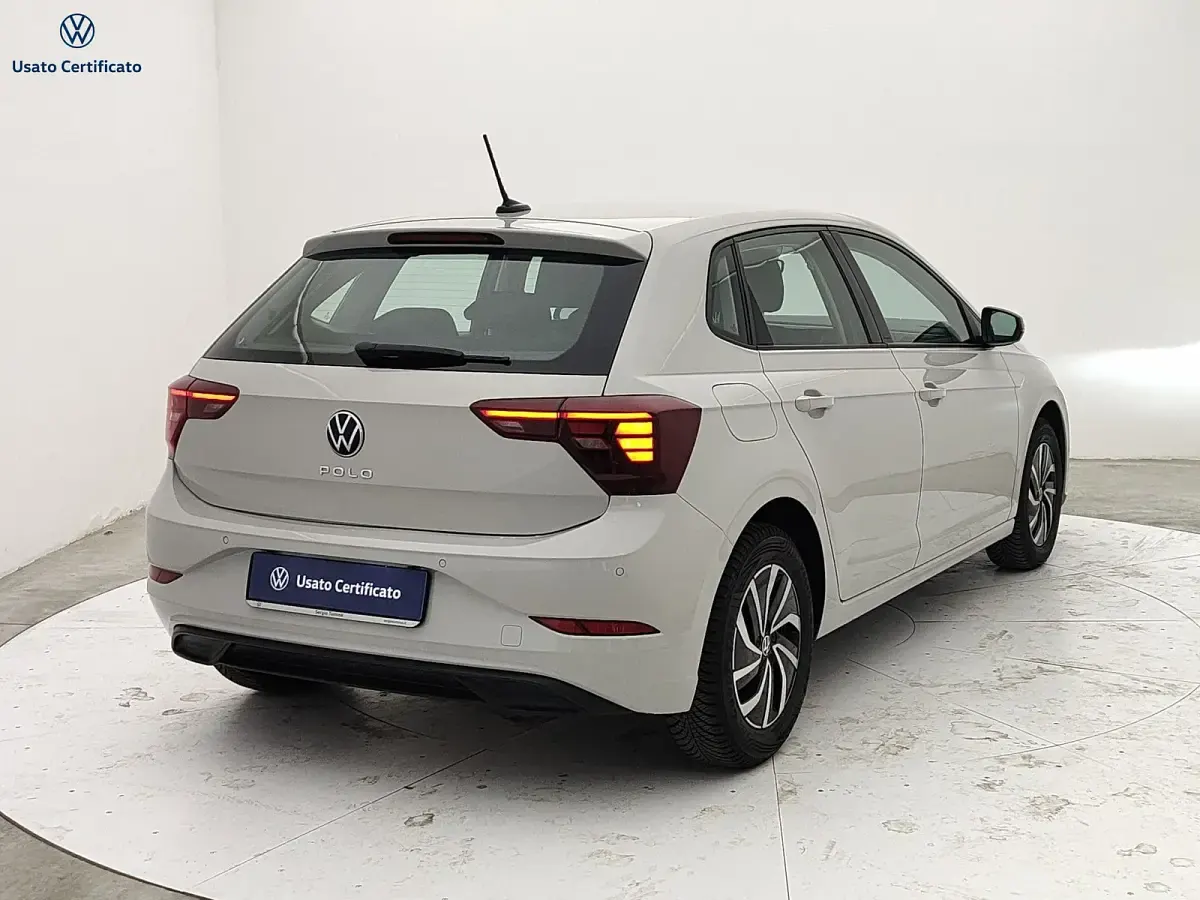 Usata VW Polo Life 95 CV (69 kW) 2023 Beige Utilitaria