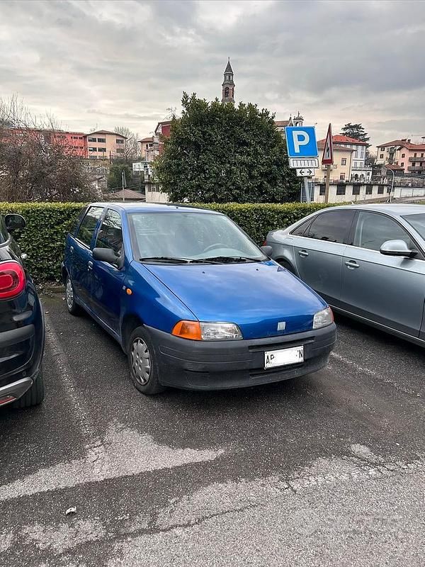 Usata Fiat Punto 54 CV (39 kW) 1997 Blu Berlina