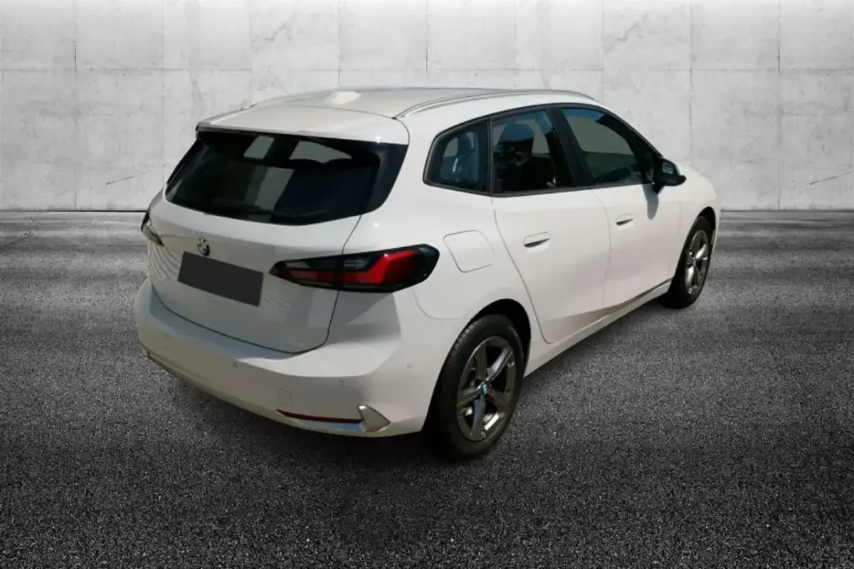 Usata BMW 218 Active Tourer Efficient Dynamics 150 CV (110 kW) 2022 Bianco Monovolume