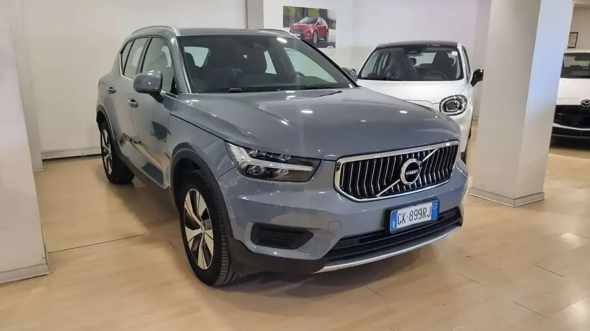 Usata Volvo XC40 Plus 129 CV (94 kW) 2022 Grigio SUV