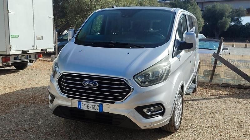 Usata Ford Tourneo 184 CV (135 kW) 2019 Grigio Monovolume