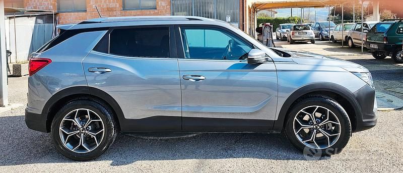 Usata Ssangyong (KGM) Korando 135 CV (99 kW) 2019 Grigio Station wagon