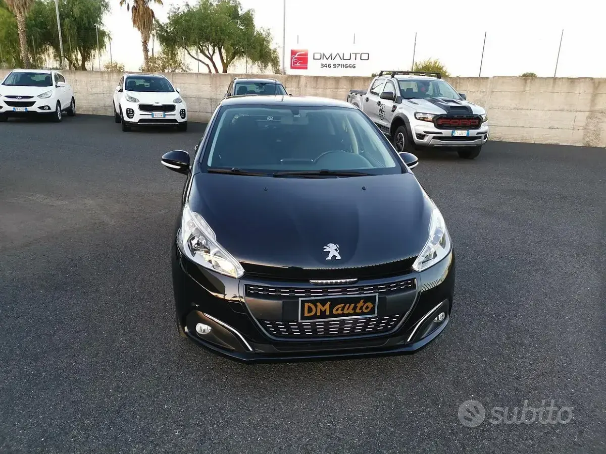 Usata Peugeot 208 75 CV (55 kW) 2018 Nero Utilitaria