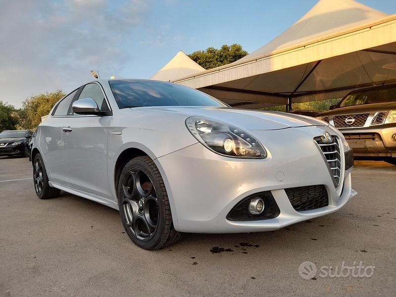 Usata Alfa Romeo Giulietta Distinctive 105 CV (77 kW) 2014 Blu Utilitaria