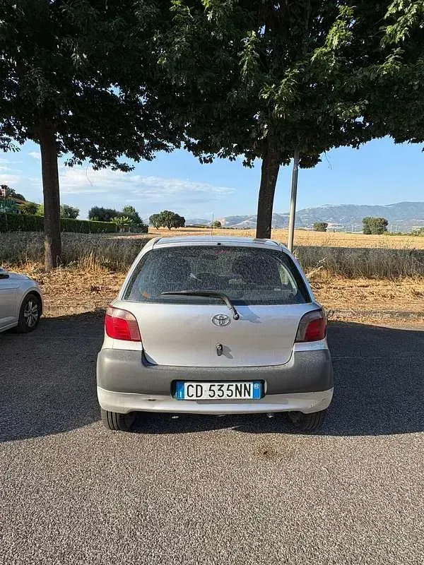 Usata Toyota Yaris Sol 68 CV (50 kW) 2002 Berlina