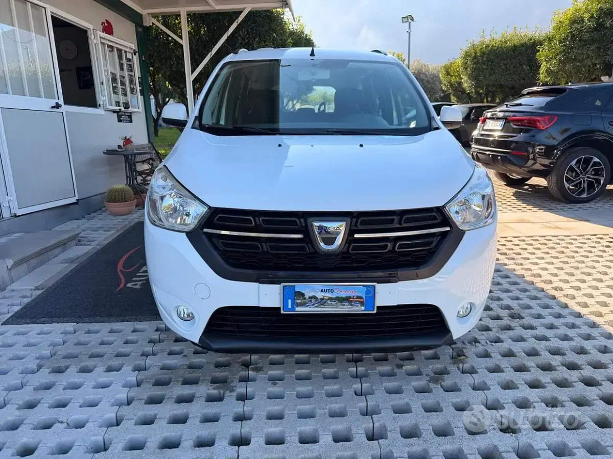 Usata Dacia Lodgy Stepway 116 CV (85 kW) 2018 Bianco Monovolume