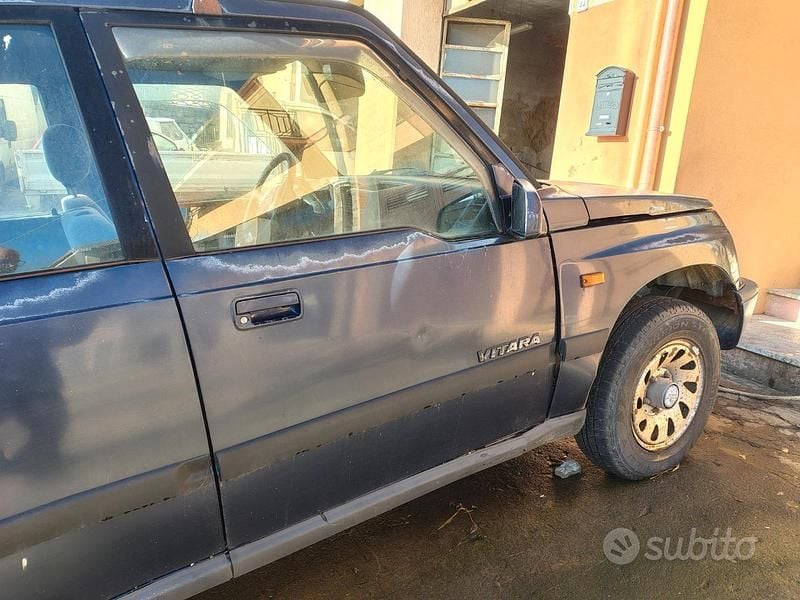 Usata Suzuki Vitara 96 CV (70 kW) 1995 Blu SUV