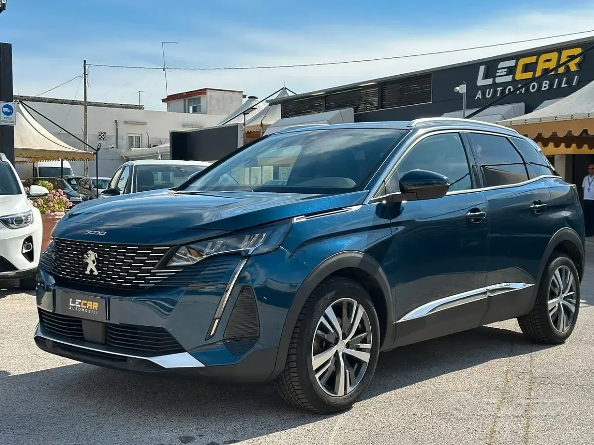 Usata Peugeot 3008 Allure 131 CV (96 kW) 2020 Verde SUV