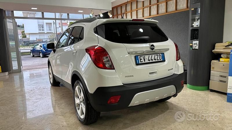 Usata Opel Mokka 140 CV (102 kW) 2014 Bianco SUV