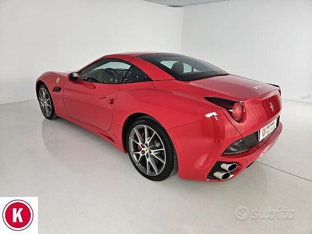 Usata Ferrari California 460 CV (338 kW) 2012 Rosso Cabrio