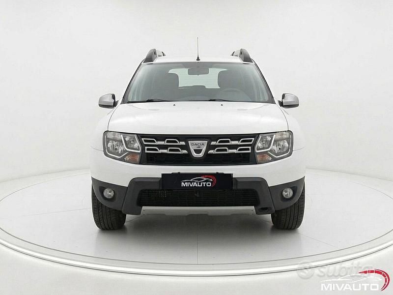 Usata Dacia Duster Lauréate 110 CV (80 kW) 2016 Bianco SUV