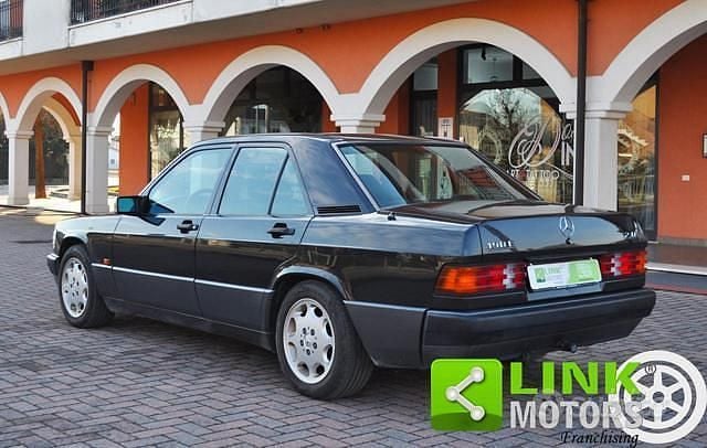 Usata Mercedes 190 126 CV (92 kW) 1993 Grigio Berlina