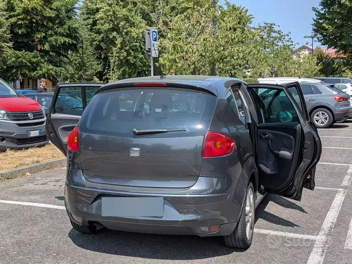 Usata Seat Altea 102 CV (75 kW) 2010 Bluazzurro Monovolume
