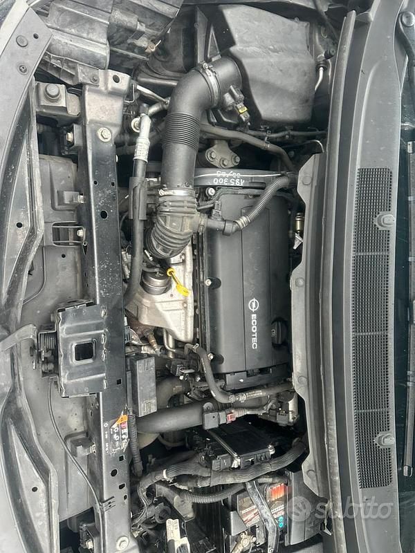 Usata Opel Zafira 150 CV (110 kW) 2015 Grigio Monovolume