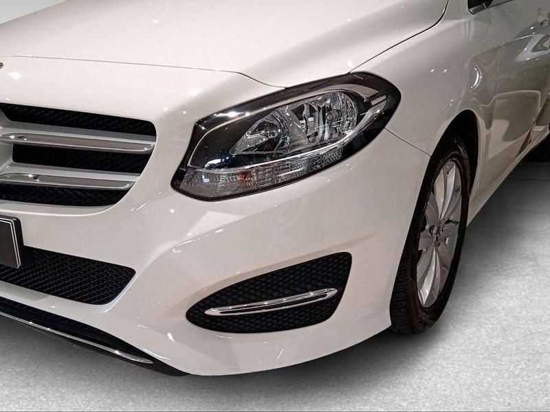 Usata Mercedes B200 136 CV (100 kW) 2019 Bianco Monovolume