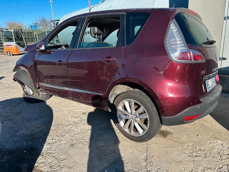 Usata Renault Mégane Bose Edition 110 CV (80 kW) 2012 Rosso Berlina