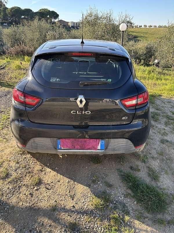 Second-hand Renault Clio IV 75 CP (55 kW) 2015 Negru Berlinǎ