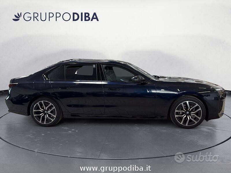 Usata BMW 740 M Sport 299 CV (219 kW) 2024 Nero Berlina