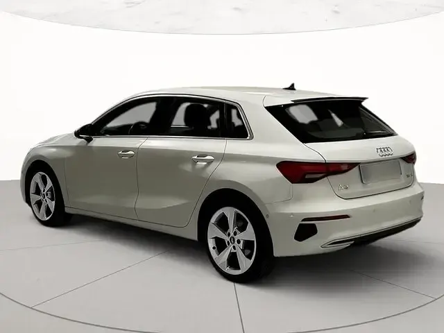 Usata Audi A3 Advanced 150 CV (110 kW) 2021 Bianco ghiacciaio metallizzato Berlina