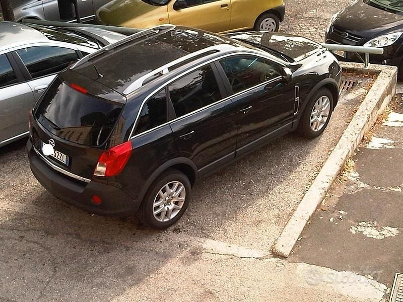 Usata Opel Antara Cosmo 163 CV (119 kW) 2011 Nero SUV