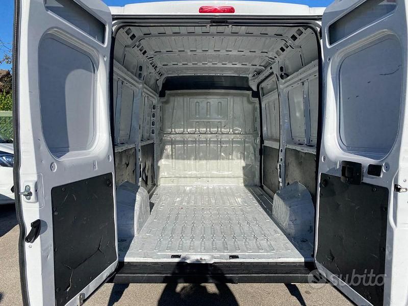 Usata Peugeot Boxer S 140 CV (102 kW) 2022 Bianco pastello Furgone