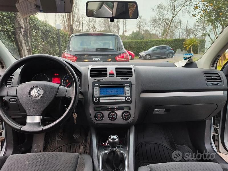 Usata VW Golf V 105 CV (77 kW) 2007 Grigio