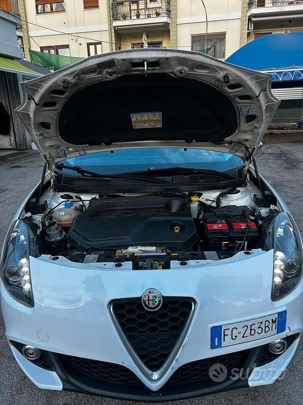 Usata Alfa Romeo Giulietta Super 120 CV (88 kW) 2016 Bianco Berlina