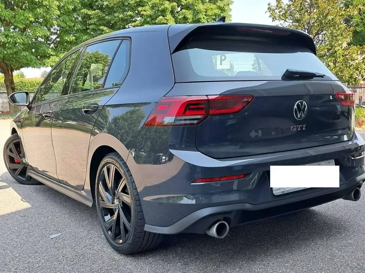 Usata VW Golf VIII GTI 245 CV (180 kW) 2023 Deep black perlato Berlina