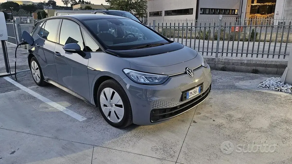 Usata VW ID.3 Pro 58 kW (79 CV) 2022 Grigio Utilitaria