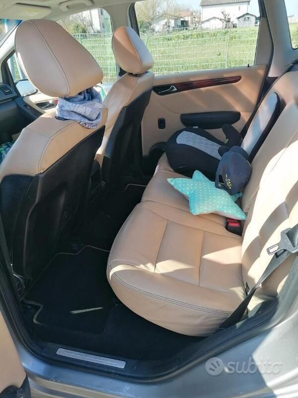 Usata Mercedes A200 95 CV (69 kW) 2006 Marrone Utilitaria