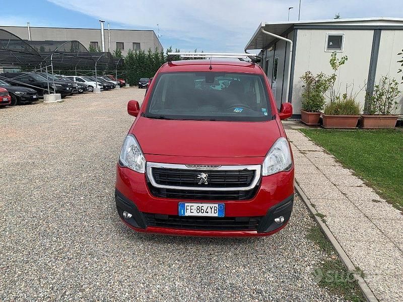 Usata Peugeot Partner Tepee Active 120 CV (88 kW) 2016 Rosso Monovolume