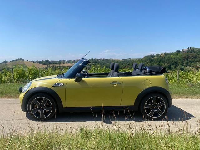 Usata Mini Cooper S Cabriolet 175 CV (128 kW) 2009 Giallo Cabrio