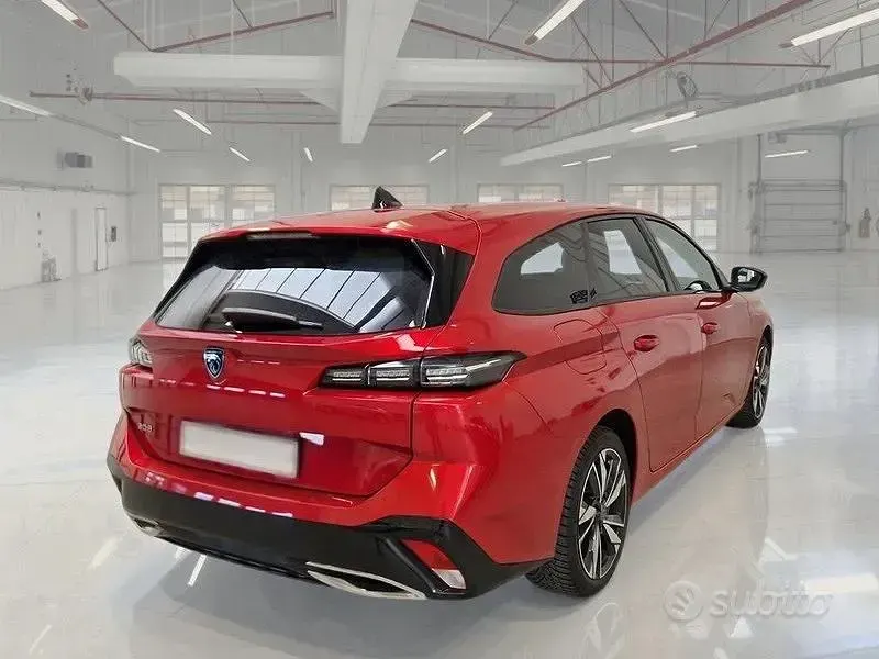 Usata Peugeot 308 SW Allure 130 CV (95 kW) 2022 Rosso Station wagon