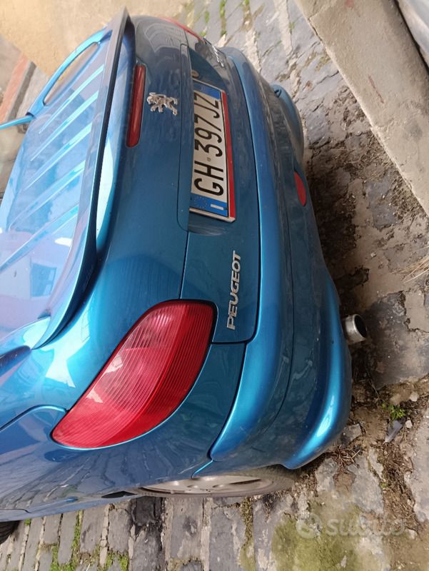 Usata Peugeot 206 CC 109 CV (80 kW) 2001 Blu Cabrio
