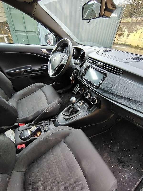 Second-hand Alfa Romeo Giulietta Tech Edition 120 CP (88 kW) 2019 Hatchback