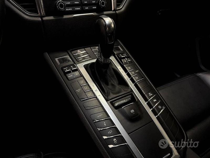 Usata Porsche Macan 252 CV (185 kW) 2018 Nero SUV