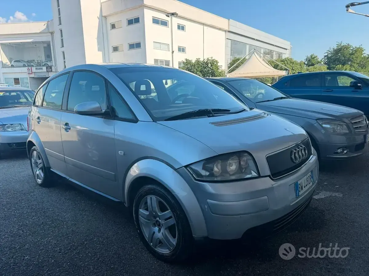 Usata Audi A2 75 CV (55 kW) 2001 Grigio Utilitaria