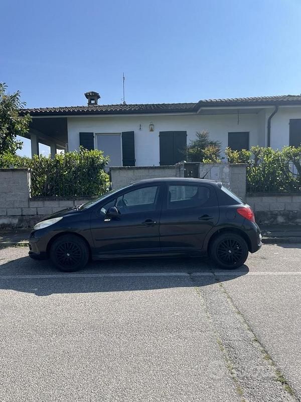 Usata Peugeot 207 75 CV (55 kW) 2007 Nero Berlina