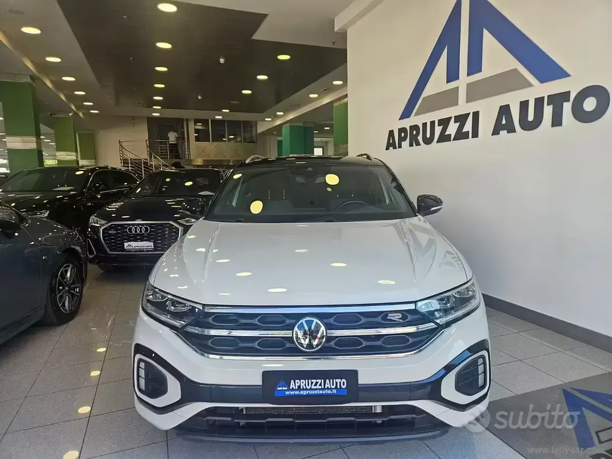 Usata VW T-Roc R-line 150 CV (110 kW) 2023 Beige SUV