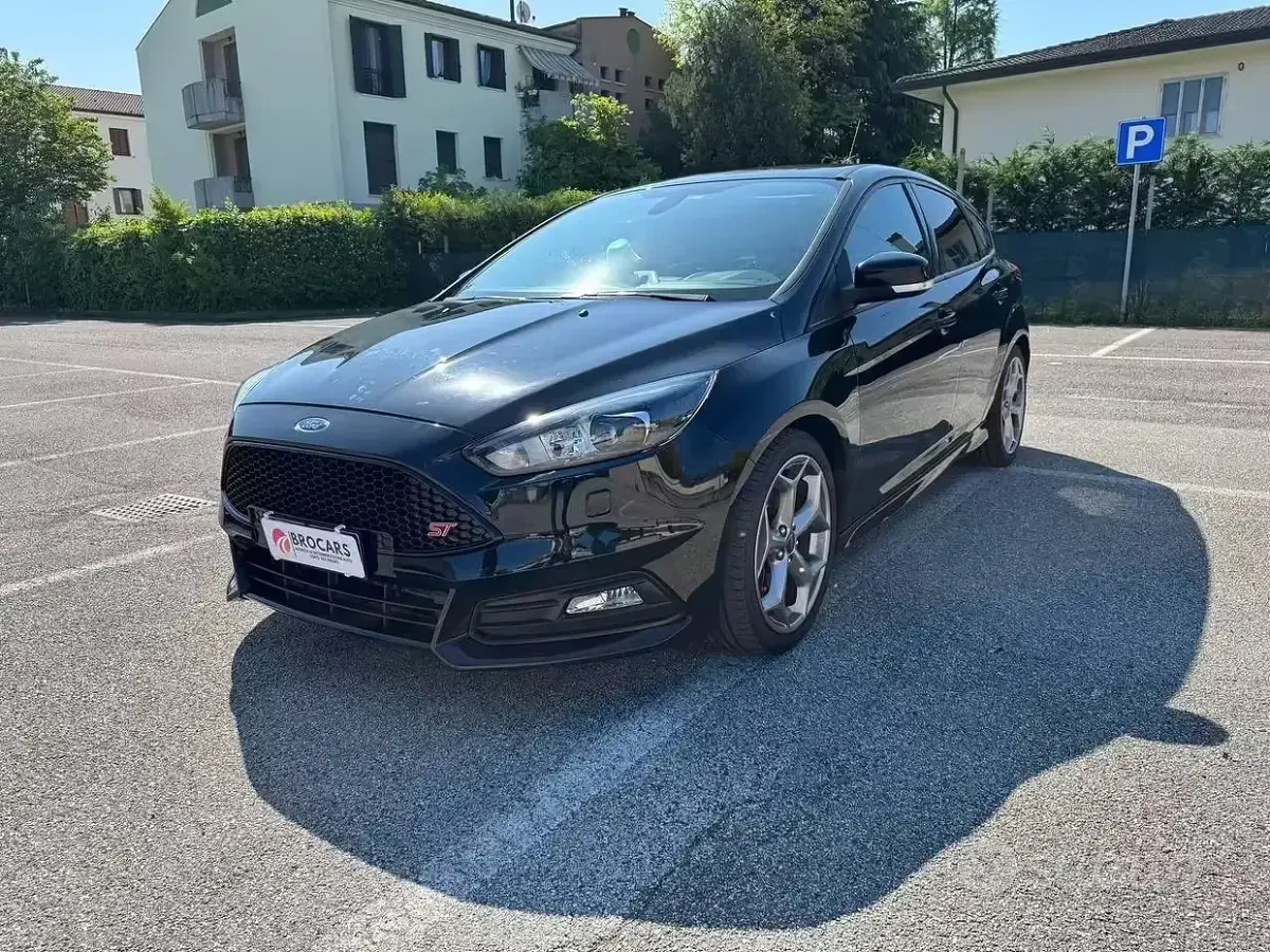Usata Ford Focus ST 185 CV (136 kW) 2017 Nero Berlina
