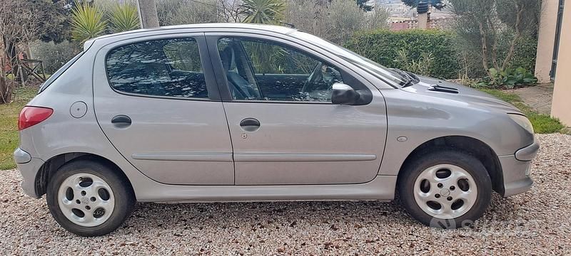 Usata Peugeot 206 68 CV (50 kW) 2003 Grigio Berlina