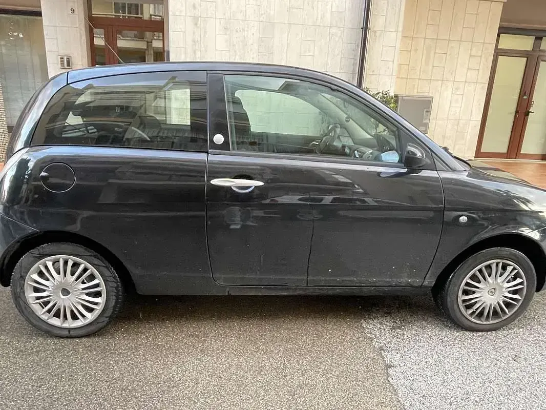 Usata Lancia Ypsilon 77 CV (56 kW) 2009 Nero Utilitaria