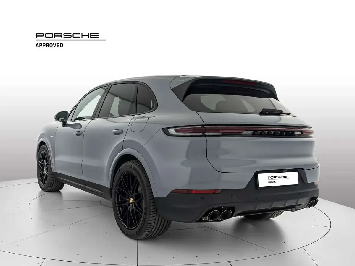 Nuova Porsche Cayenne E-Hybrid 470 CV (345 kW) 2026 Grigio SUV
