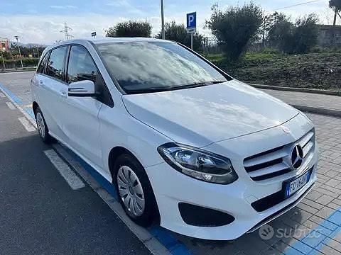 Usata Mercedes B180 109 CV (80 kW) 2016 Bianco Monovolume