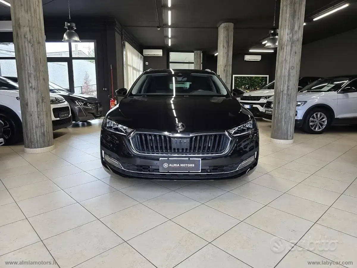 Usata Skoda Octavia 116 CV (85 kW) 2024 Nero Station wagon