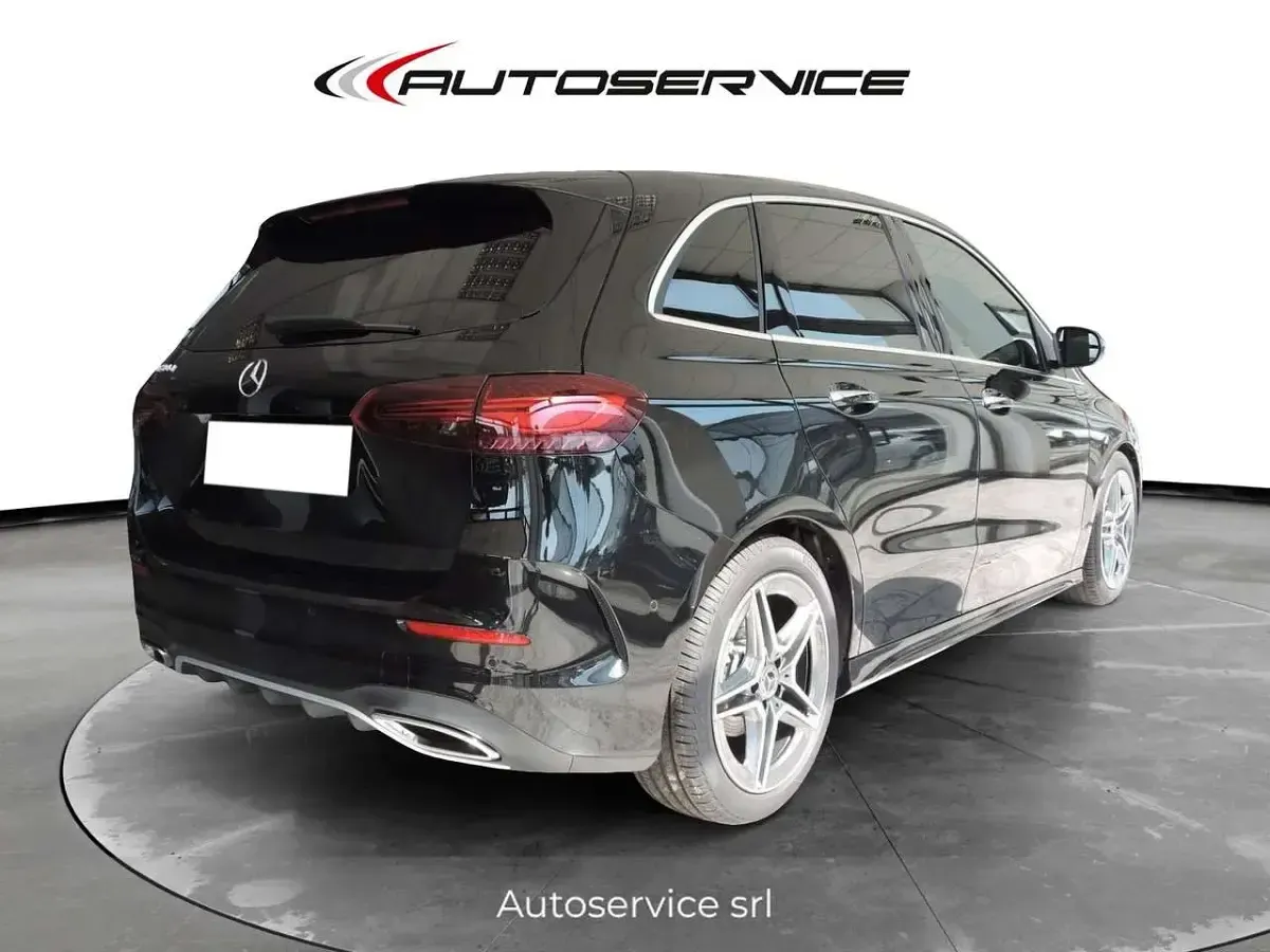 Nuova Mercedes B180 AMG line 116 CV (85 kW) 2026 Nero Utilitaria
