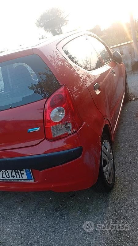 Usata Nissan Pixo 68 CV (50 kW) 2011 Utilitaria