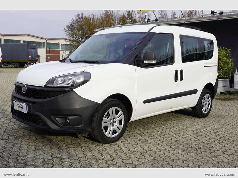 Bianco Usata 2020 Fiat Doblò Monovolume | 13.852 € (Molto cara) - Immagine 1/4