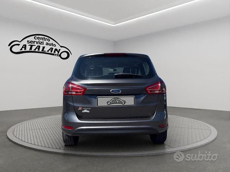 Usata Ford B-MAX Business Edition 95 CV (69 kW) 2015 Grigio Monovolume